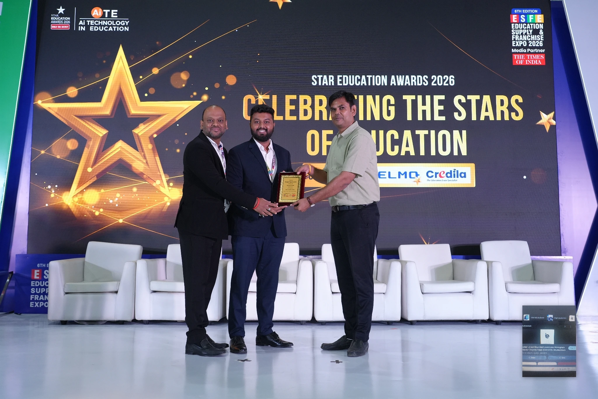 Awdiz Institute receiving the Best IT Training and Placement Institute award at ESFE 2026